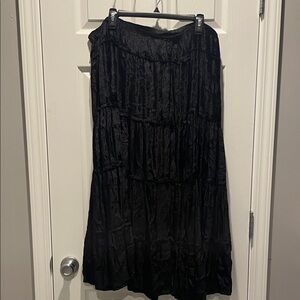 Venezia Elegant Black Tiered Maxi Skirt